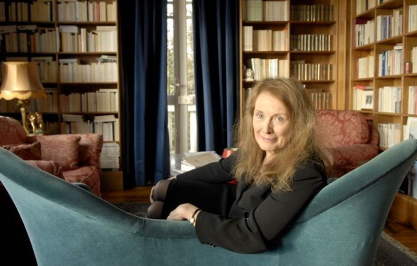 Нобелівську премію з літератури отримала французька письменниця Анні Ерно