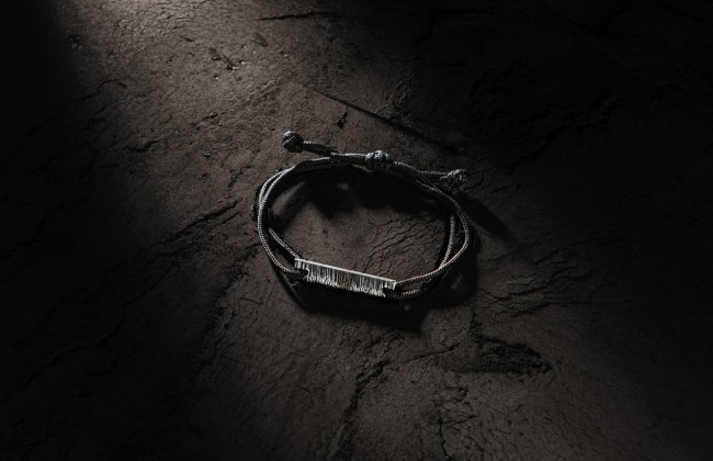 Браслеты из последней довоенной партии металла с «Азовстали» раскупили через несколько часов