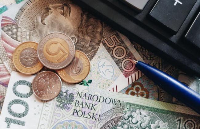 Украинских беженцев в Польше предлагают обязать платить за жилье: что известно