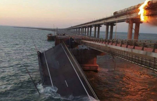 «Алло, Толя, я запізнюся, міст горить»: з’явилося нове відео з Кримського мосту