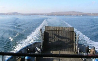 Паромную переправу из Крыма, которую обещали запустить, закрыли: на выезд образовалась очередь