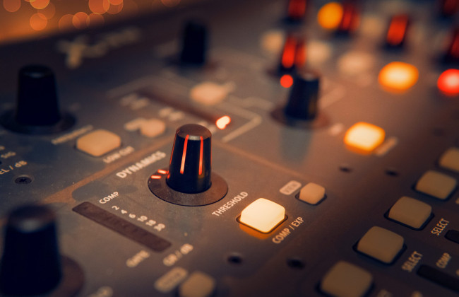 В Киеве предлагают запретить музыку из колонок киосков и ресторанов