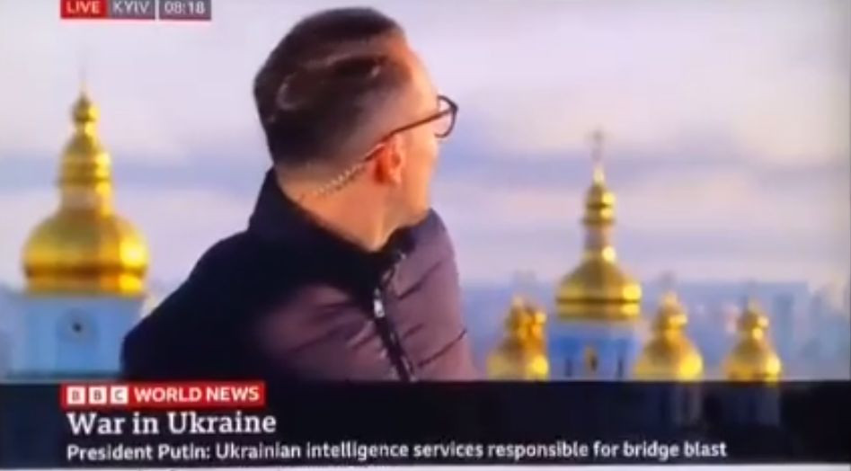 Вибух у Києві потрапив у прямий ефір телеканалу BBC, відео