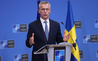 НАТО осуждает удары РФ по гражданской инфраструктуре Украины