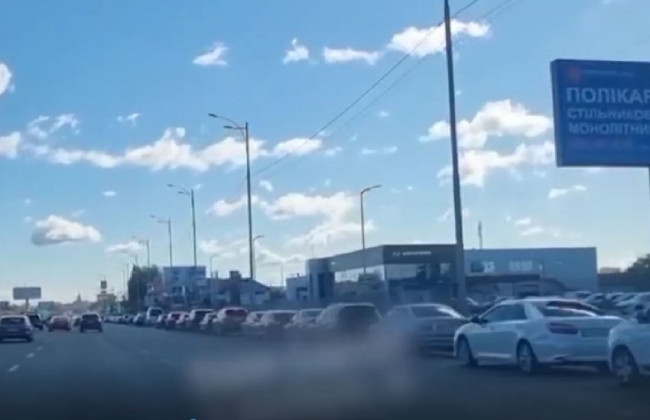 Дефицита нефтепродуктов нет, стоять в очередях на АЗС нет смысла, — Герус