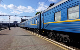 В Украине из-за обстрелов задерживаются десятки поездов