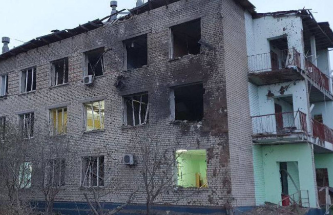 Ракетный удар по Запорожью: повреждения получили учебное заведение, медицинское учреждение и дома