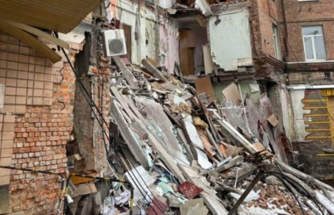 Українцям пояснили, що робити в разі обвалу будинку
