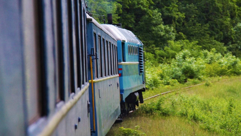 УЗ повідомила, скільки потягів затримуються в дорозі