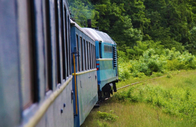 УЗ повідомила, скільки потягів затримуються в дорозі