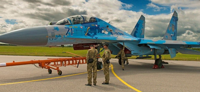 Кабмин определил механизм выезда за границу представителей авиационной отрасли