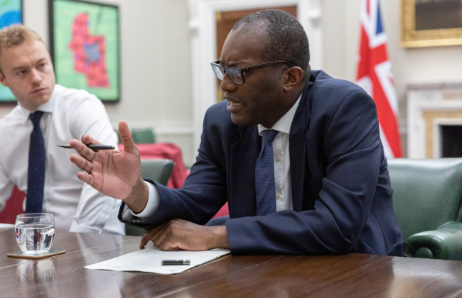 Министр финансов Великобритании Квази Квартенг ушел в отставку