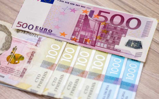 Німеччина припинить пільговий обмін гривні на євро для біженців до кінця жовтня