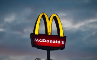 McDonald's возобновил работу во Львове – где работает