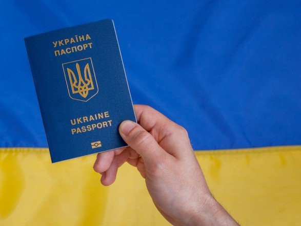 Рада поддержала законопроект об обязательном экзамене по украинскому языку для получения гражданства