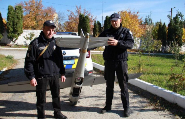 В Киевской области в лесу нашли дрон оккупантов, видео