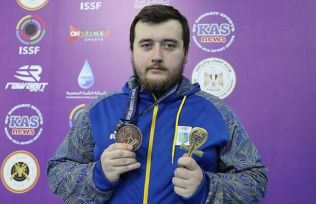 Первое золото: украинец стал чемпионом мира по пулевой стрельбе