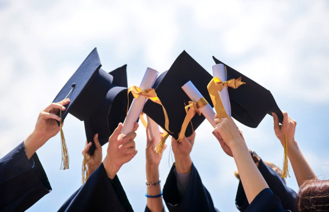 Кабмін вирішив перевести на бюджет більш ніж 80 тисяч студентів-контрактників: кого це стосується