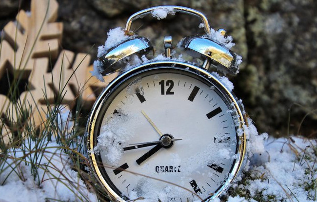 Переход на зимнее время: когда будем переводить часы