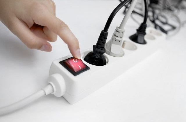 Когда лучше включать разные электроприборы: инфографика