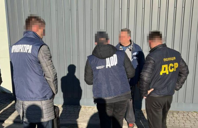 Хотів «підзаробити» на реєстрації податкових накладних: затримано інспектора ДПС