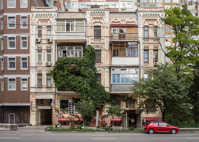 Кличко рассмотрит петицию по восстановлению дома в Киеве, разрушенного дроном-камикадзе