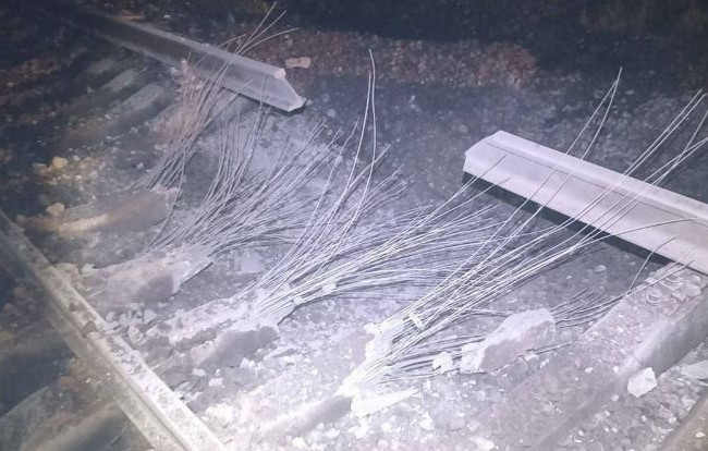 Эшелоны не смогут попасть в Беларусь по одной из веток: в Брянской области подорвали железнодорожные пути