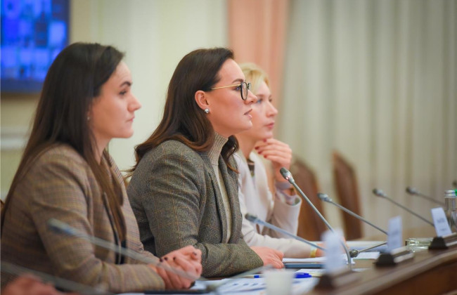 З українських безробітних створять Армію відновлення для заготівлі дров та формування окопів, - Міністр економіки Юлія Свириденко