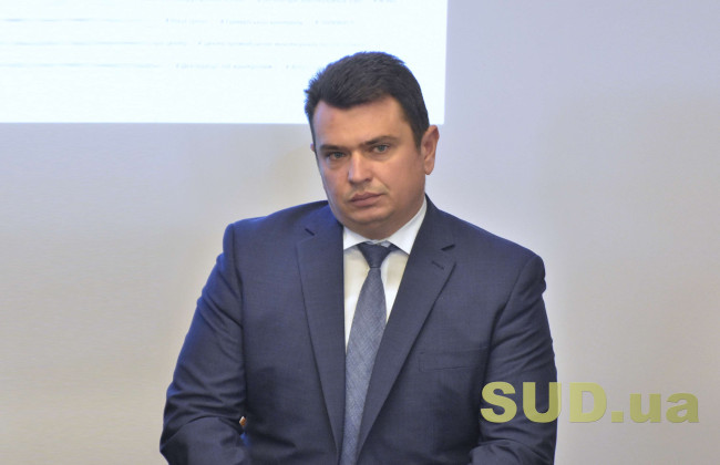 Заборона на виїзд чоловіків з України не відповідає Конституції: що кажуть в НАЗК