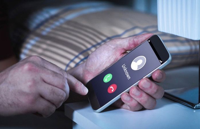 Глава ВР предлагает законодательно запретить совершение нежелательных звонков по мобильному