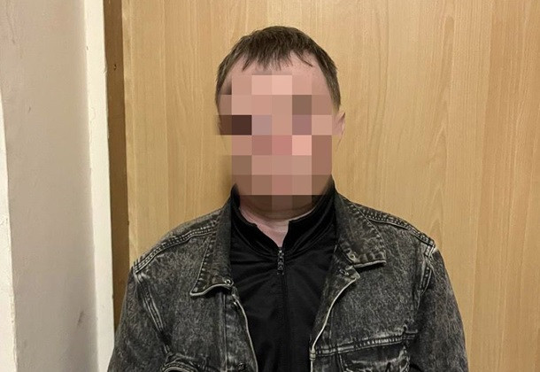 Душили и ограбили мать военнопленного: в Киеве задержаны двое мужчин