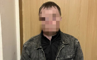 Душили и ограбили мать военнопленного: в Киеве задержаны двое мужчин