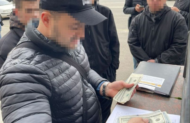 $7500 за «допомогу» в оформленні інвалідності: затримали одного із керівників прокуратури Кіровоградщини