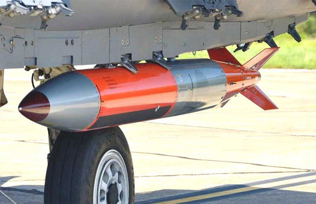 Тактические ядерные бомбы B61-12 США разместят в Европе уже в декабре, — Politico