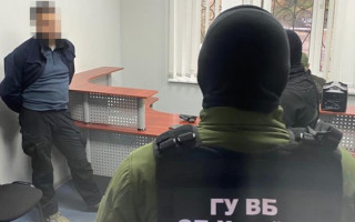 СБУ викрила свого співробітника на вимаганні 150 тисяч доларів у підприємця