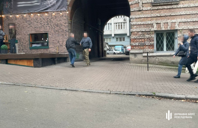 ДБР затримало начальника одного з відділів Управління Держрибагентства: у нього проводяться обшуки за місцем проживання