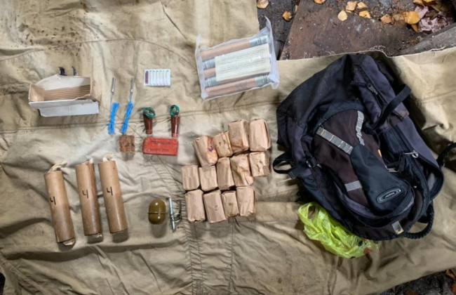 На освобожденных территориях Черниговщины обнаружили два тайника с боеприпасами: фото