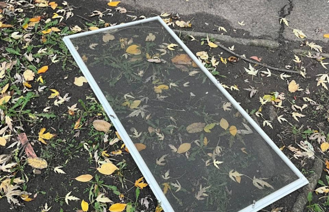 Родился в рубашке: на Киевщине из окна третьего этажа выпал 2-летний мальчик