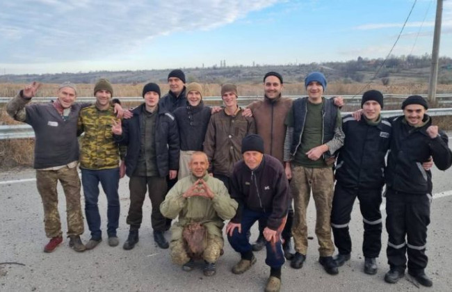 Україна та РФ провели черговий обмін полоненими: додому повернулися понад 100 українців