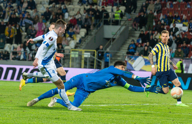 Лига Европы: «Динамо» проиграло «Фенербахче», результаты матча