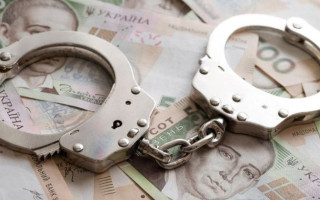 Водій, який намагався відкупитися від поліцейських, постане перед судом