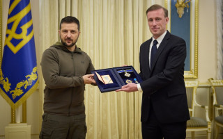 Зеленський під час зустрічі з радником президента США Салліваном вручив йому орден Ярослава Мудрого