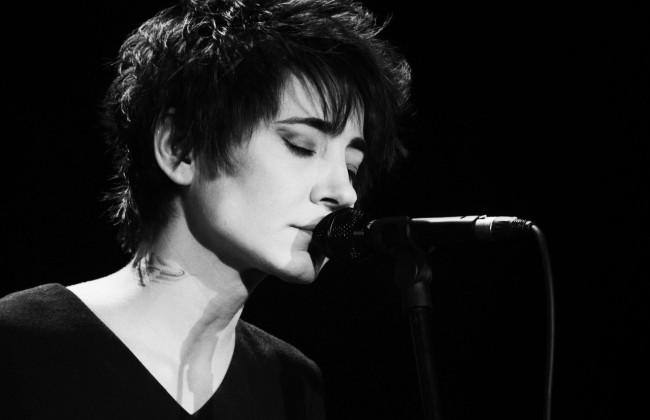 Російська співачка Земфіра на концерті у Лондоні підтримала Україну