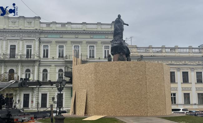 Пам'ятник Катерині II в Одесі готують до демонтажу та перенесення