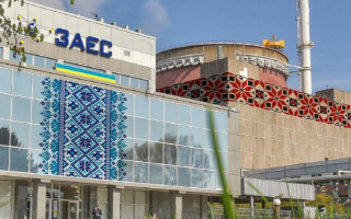 Атомщикам Запорожской АЭС повысят должностные оклады на 50%
