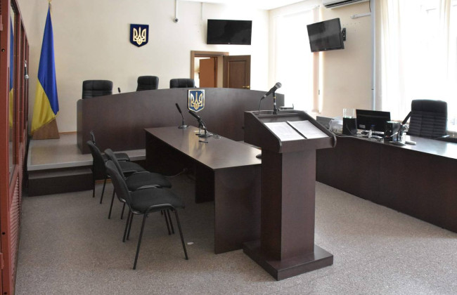 Если при рассмотрении дела в режиме видеоконференции участнику процесса отключили свет и оборвалась связь, то это не должно трактоваться как оставление зала судебного заседания – Верховный Суд