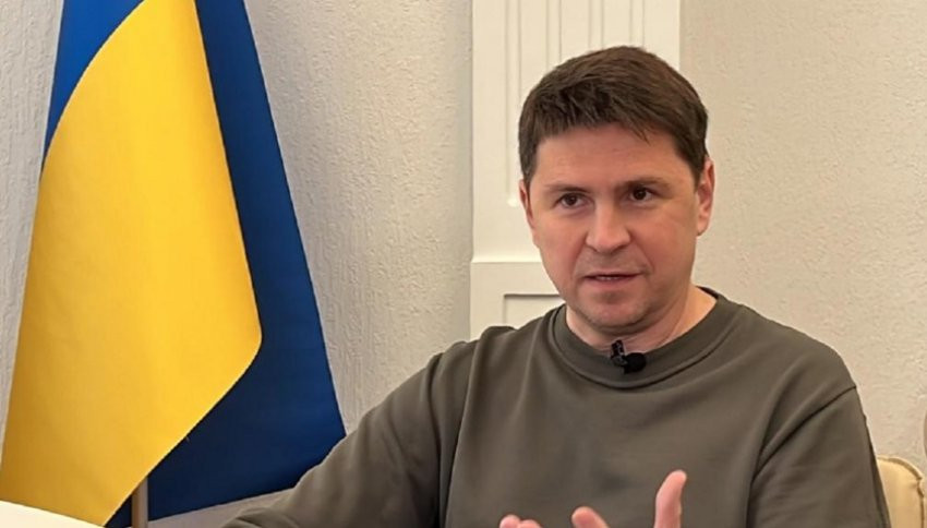 Подоляк: Украина не видит признаков того, что Россия покидает Херсон без боя
