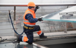 Кияни та гості столиці невдовзі зможуть знову гуляти по Скляному мосту в Києві — Кличко, відео