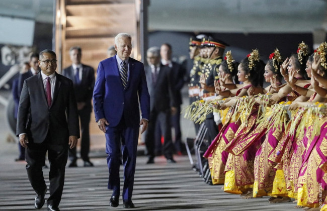 Джо Байден прибув на Балі для участі у саміті G20, фото