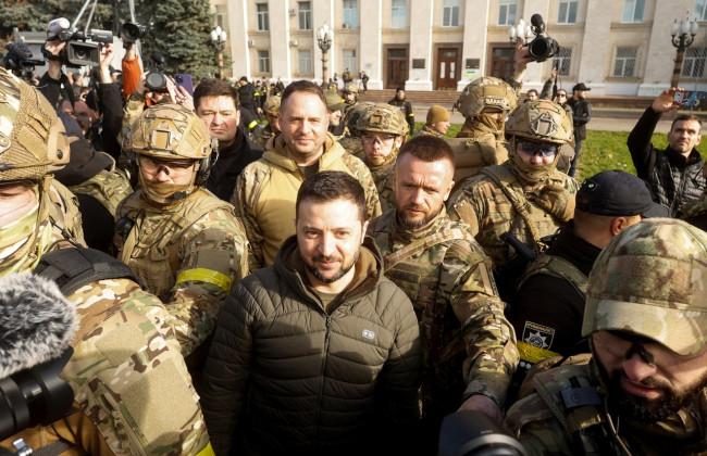 Зеленський приїхав у звільнений Херсон: з’явилися фото та відео